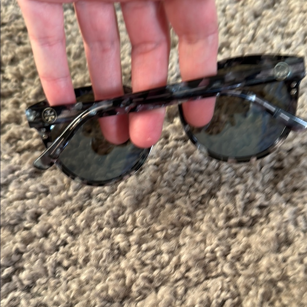 Oversized Black Mirror Fashion Sunglasses